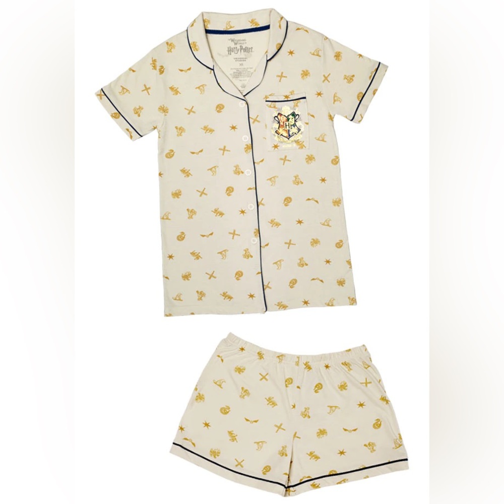 ⚡️Universal Studios Hogwarts Crest Pajamas SMALL ⚡️
